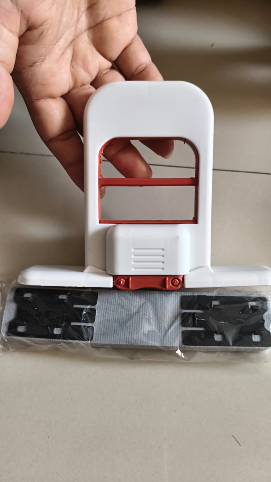 Mini Foldable Desktop Mop – Portable Cleaning Sponge Mop