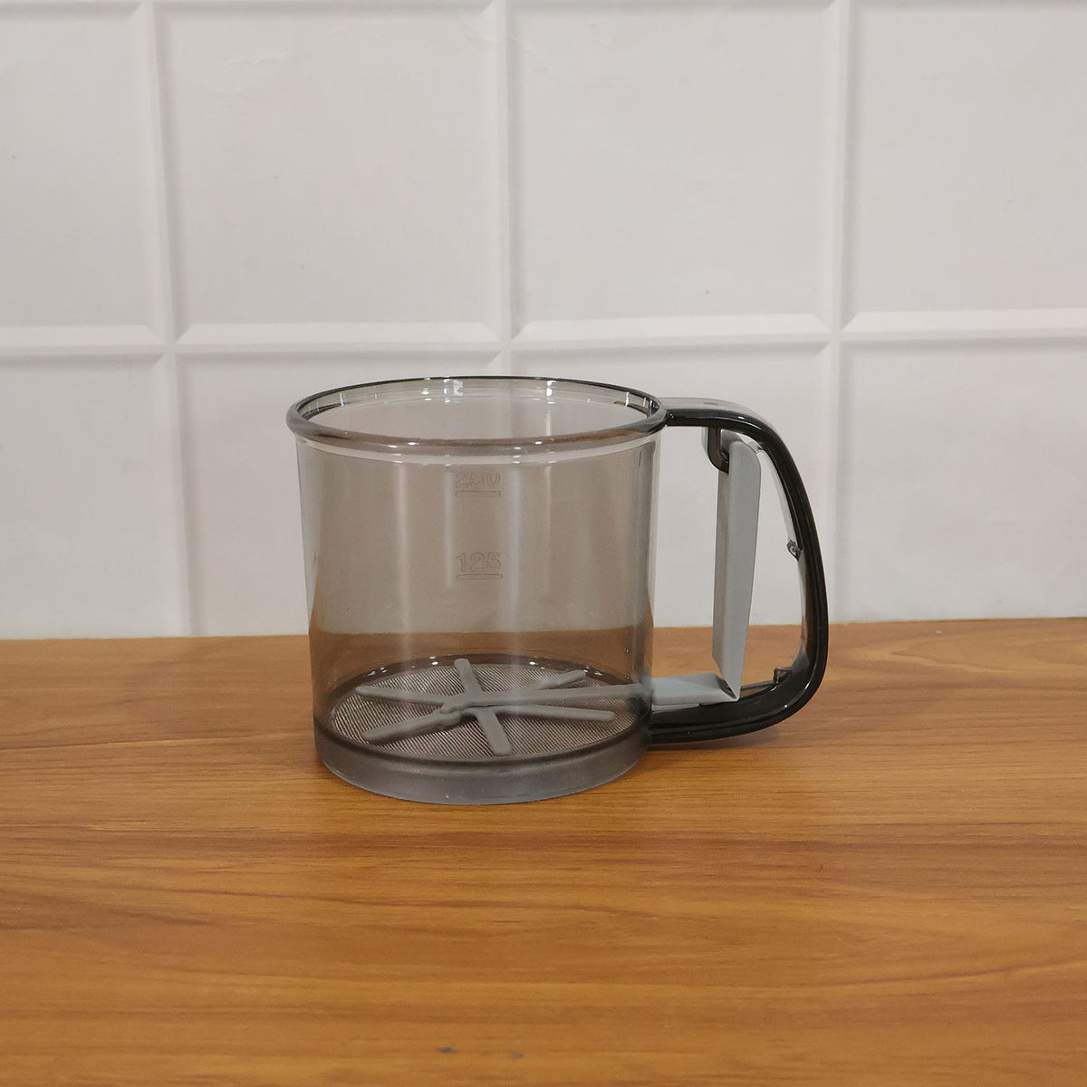 Plastic Flour Sieve Cup With Handle And Fine Mesh Filter For Kitchen Baking